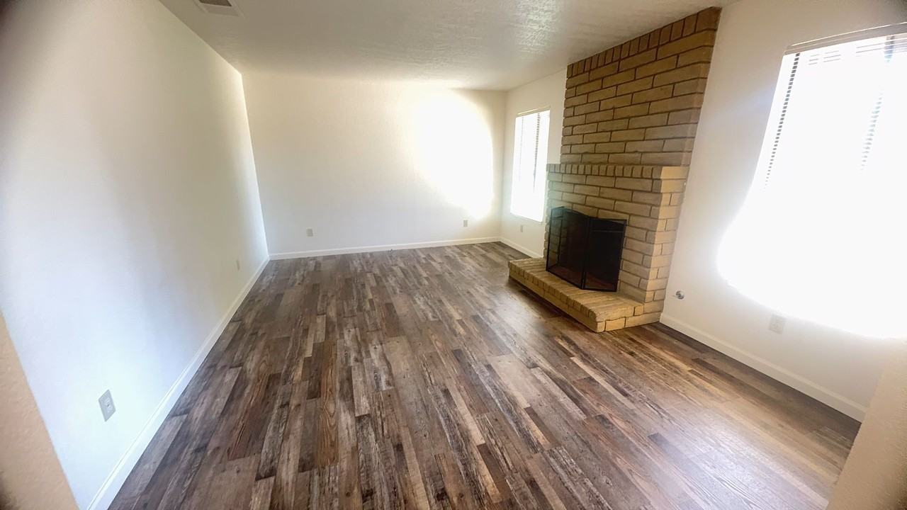 3469 Claremont Ave - Photo 3 of 12