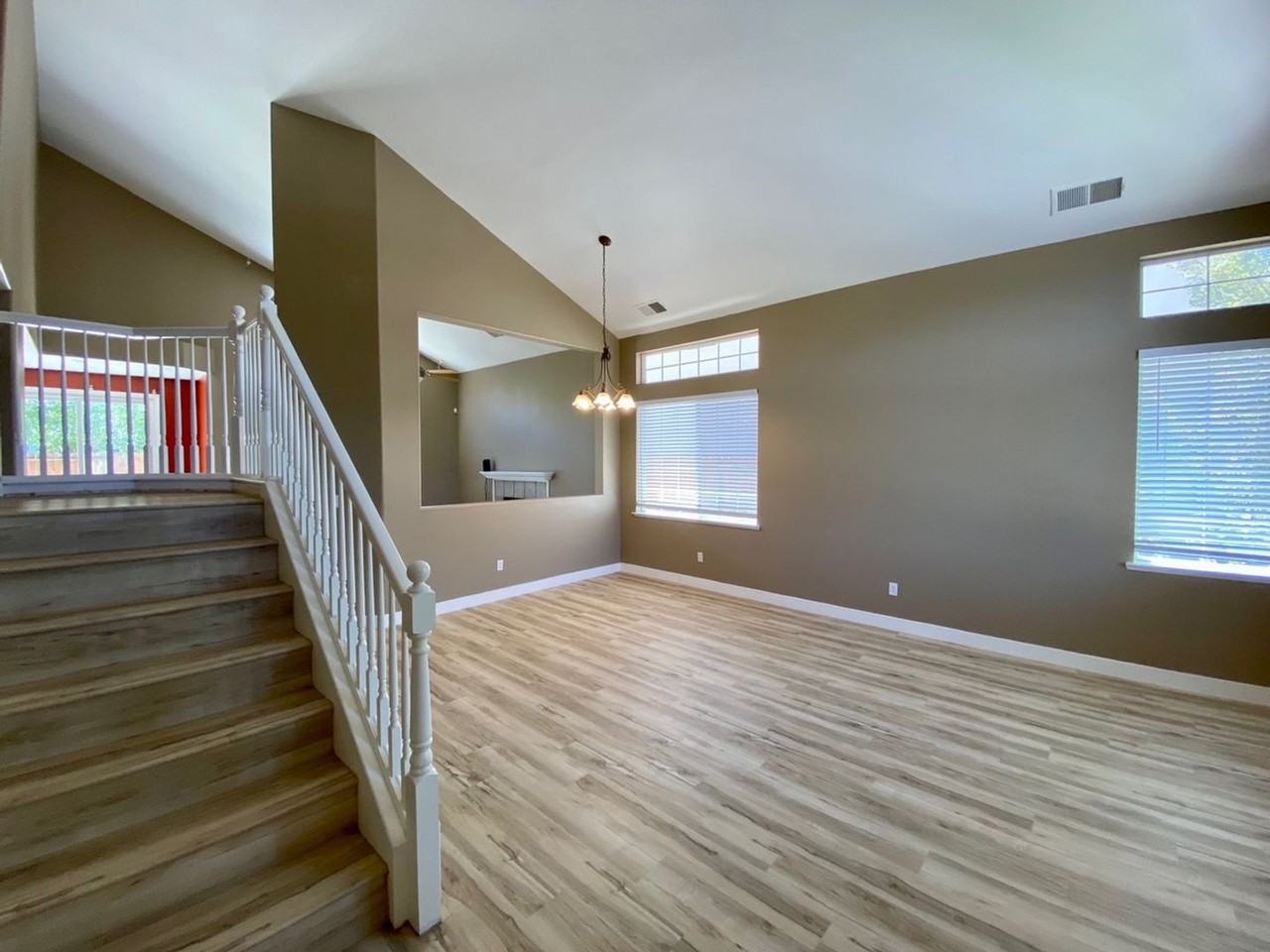 1422 Parkington Ln - Photo 2 of 22