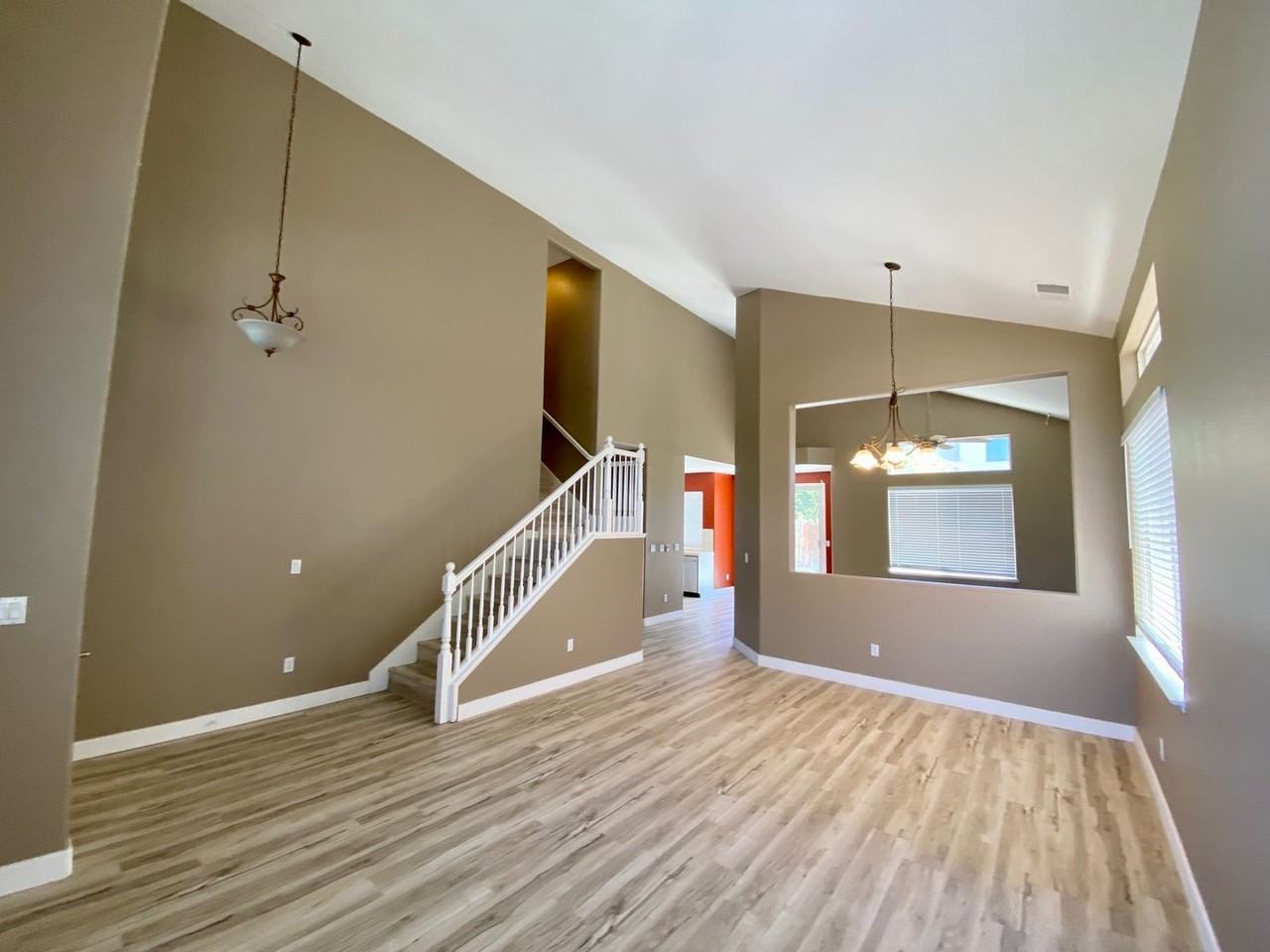 1422 Parkington Ln - Photo 3 of 22