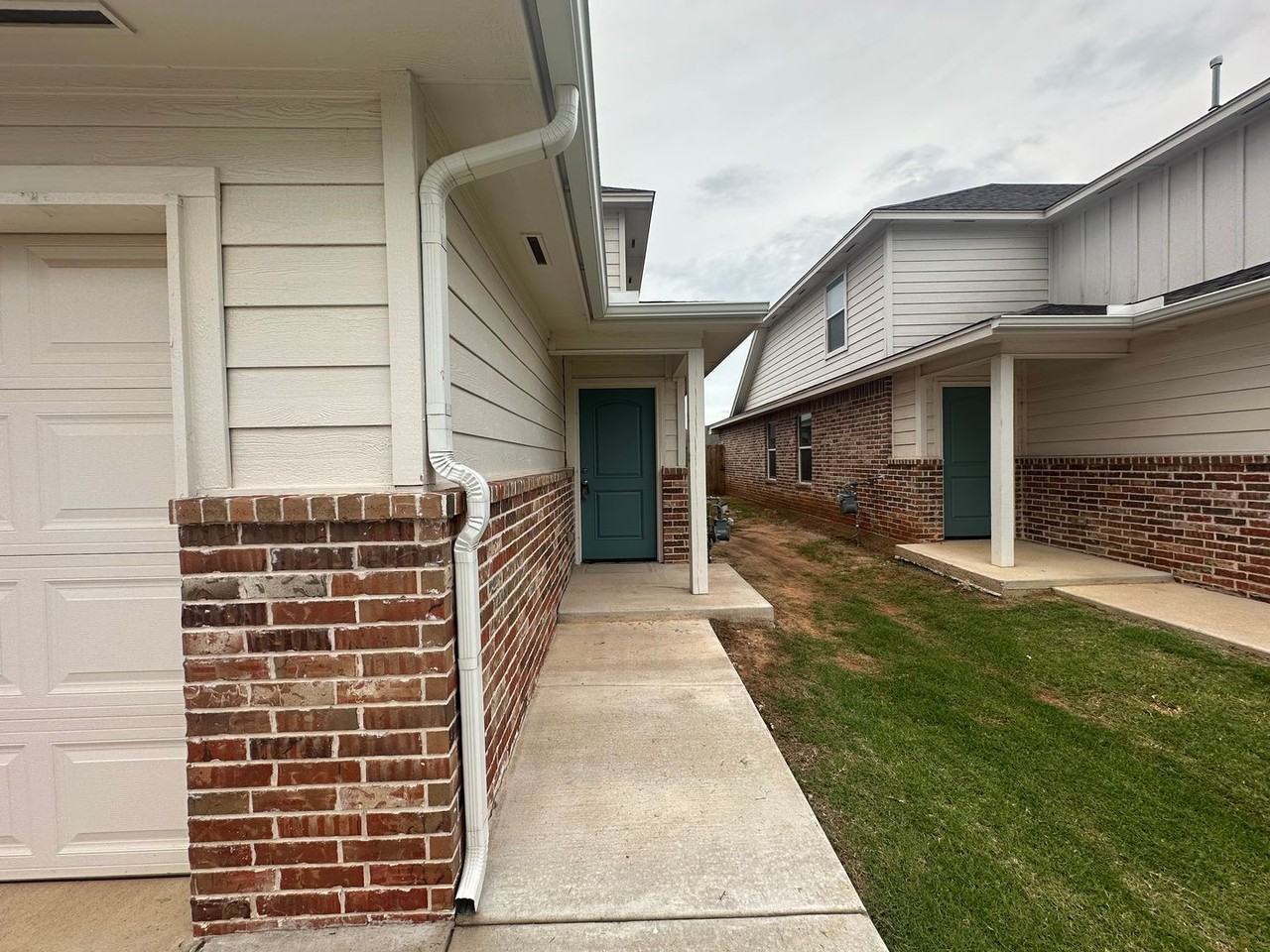 10814 Nw 119th Pl - Photo 4 of 37