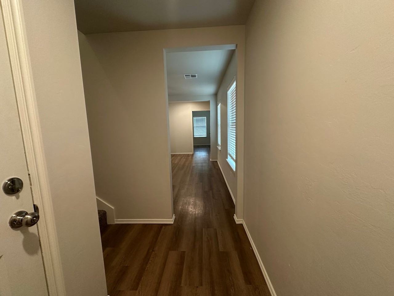 10814 Nw 119th Pl - Photo 5 of 37
