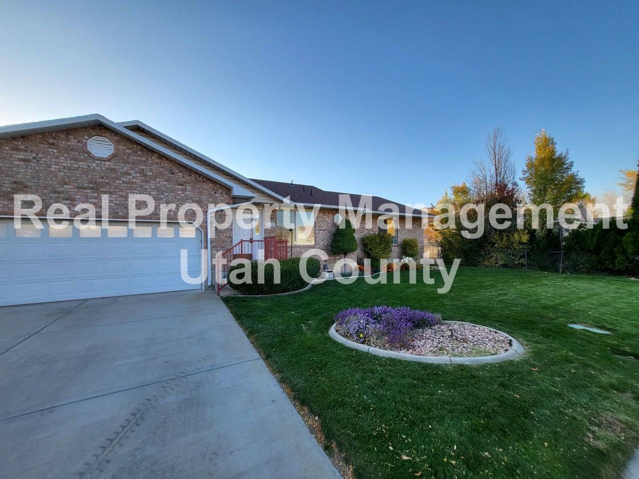 572 S 1750 E - Photo 2 of 34