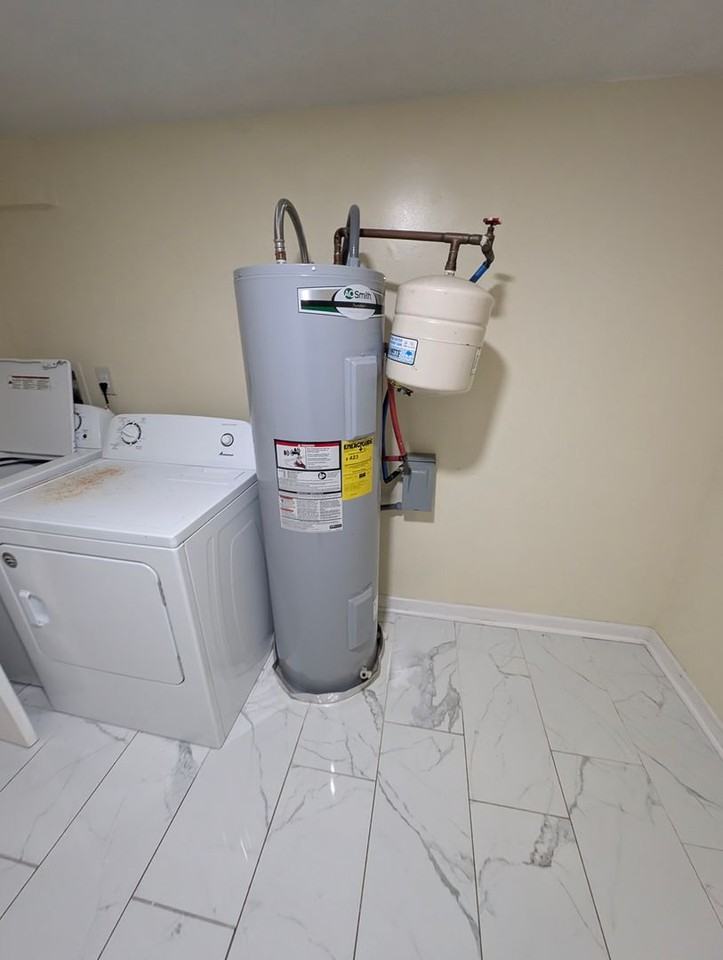 704 Wilshire Rd - Photo 3 of 12