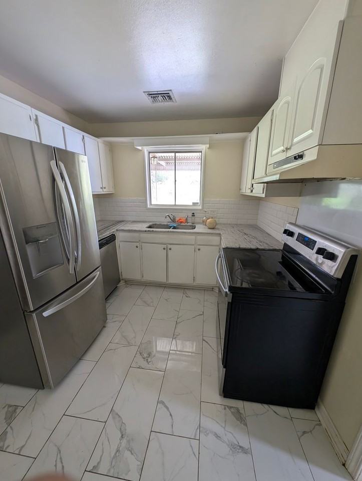 704 Wilshire Rd - Photo 4 of 12