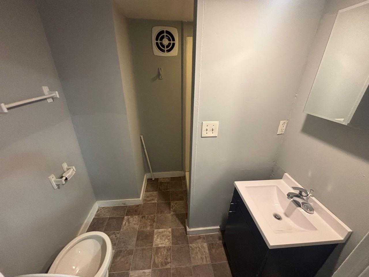 833 W Pine St - Photo 5 of 6