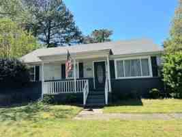 featured image of 1906 Elmhurst Ln