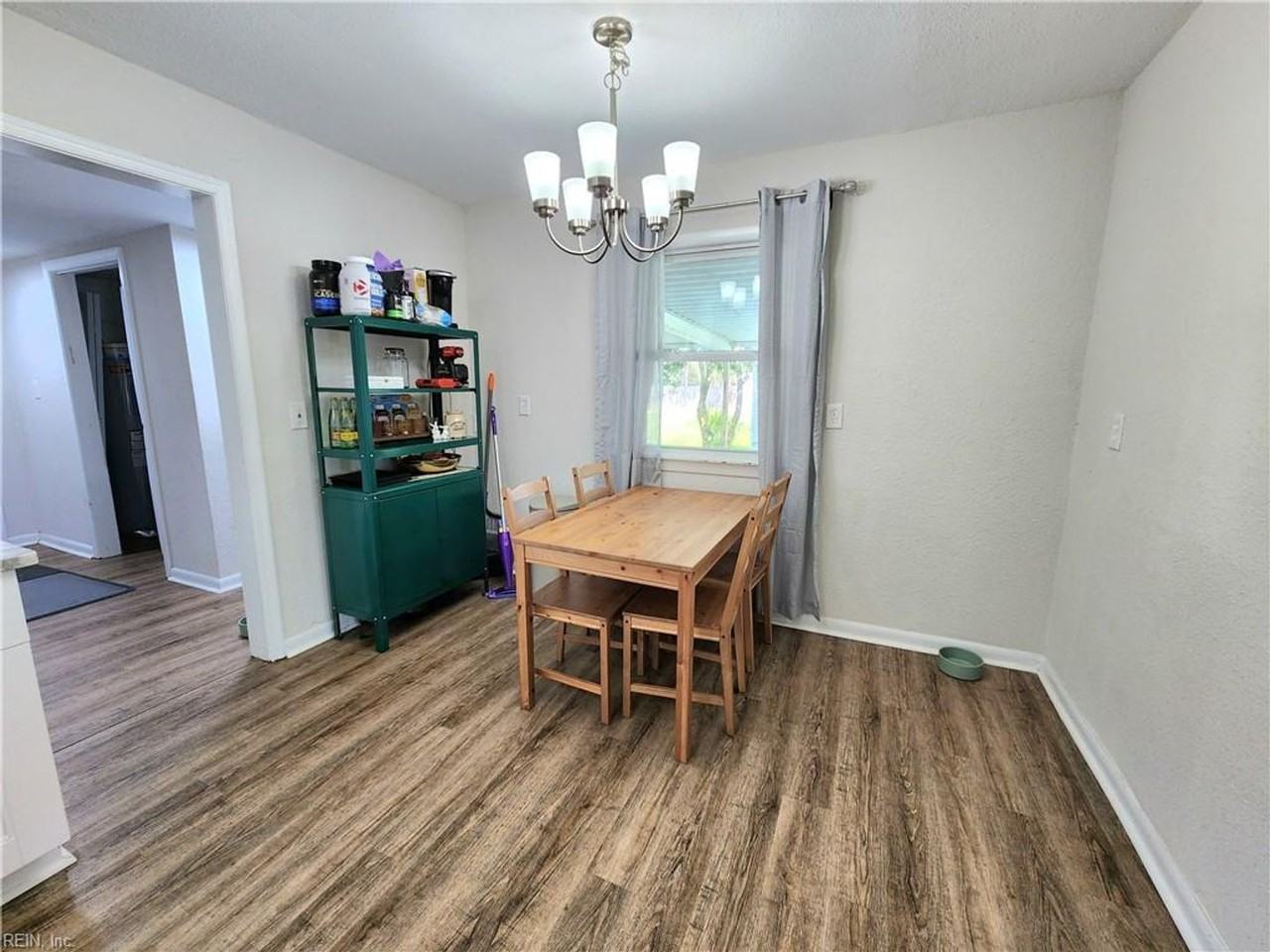1906 Elmhurst Ln - Photo 3 of 13