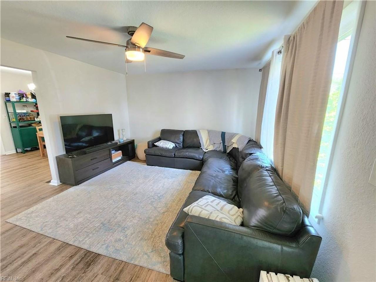 1906 Elmhurst Ln - Photo 4 of 13