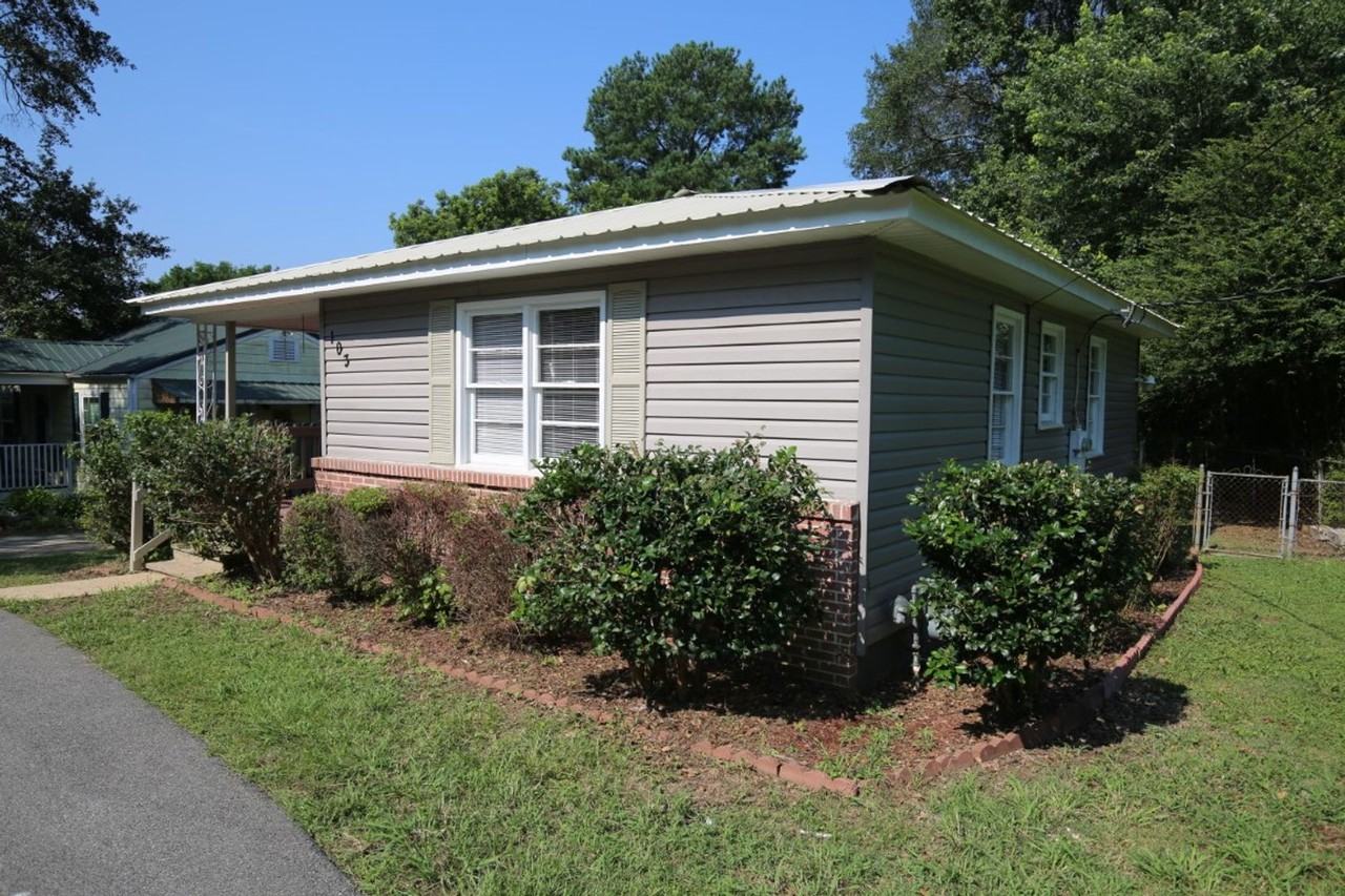103 Louis Ave - Photo 4 of 23
