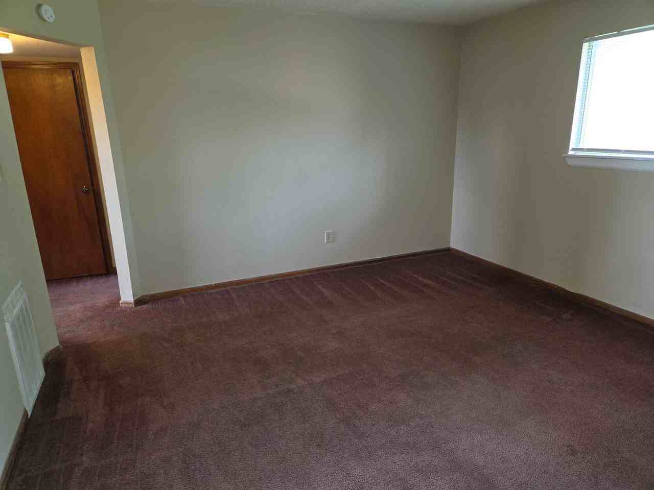 922 W Texas Ave - Photo 2 of 11