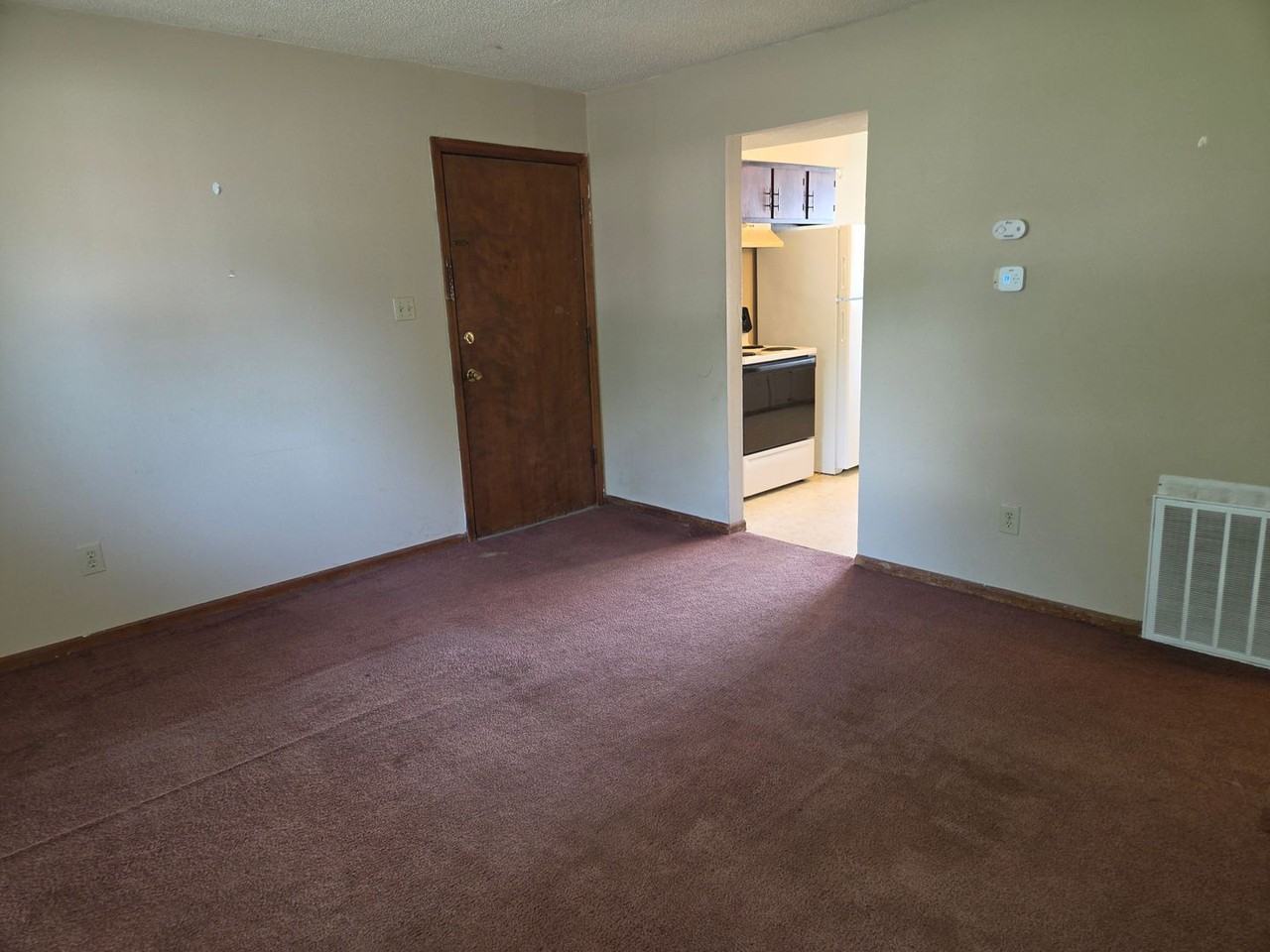 922 W Texas Ave - Photo 3 of 11