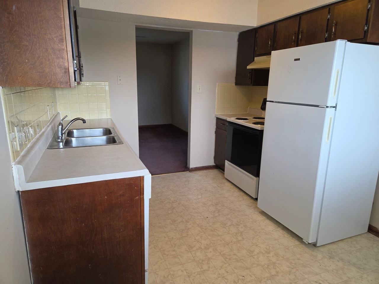 922 W Texas Ave - Photo 5 of 11