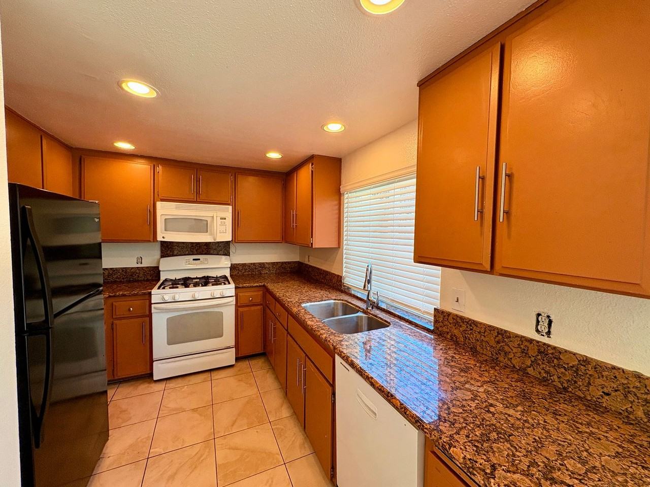 183 Lechuza Ln - Photo 4 of 14