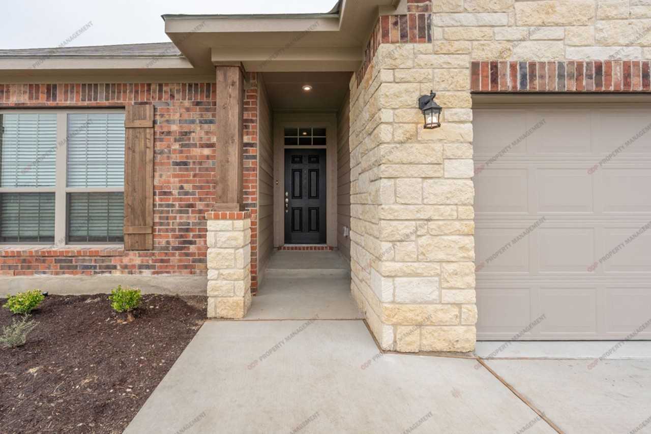 742 Friar Tuck Dr - Photo 4 of 27