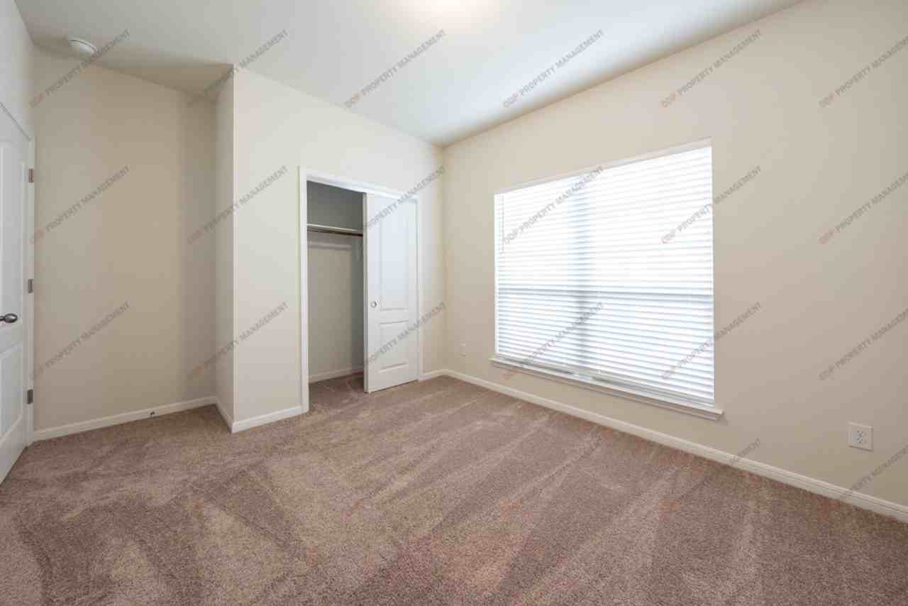 742 Friar Tuck Dr - Photo 6 of 27