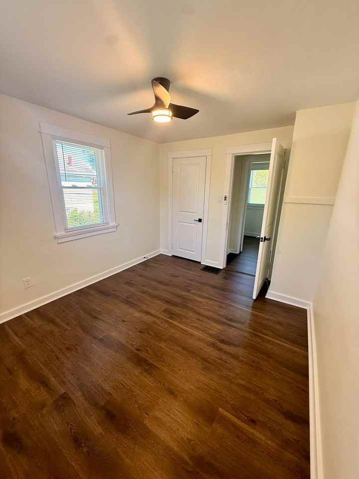 1905 Laird Ave - Photo 2 of 15