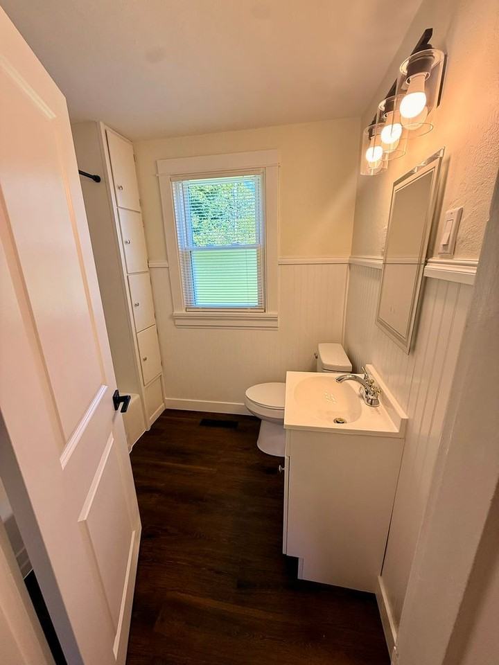 1905 Laird Ave - Photo 4 of 15