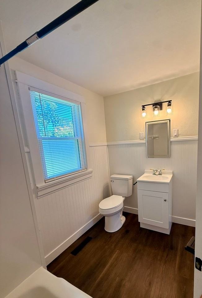 1905 Laird Ave - Photo 5 of 15
