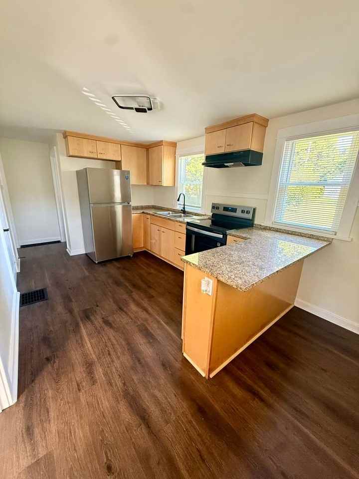 1905 Laird Ave - Photo 7 of 15