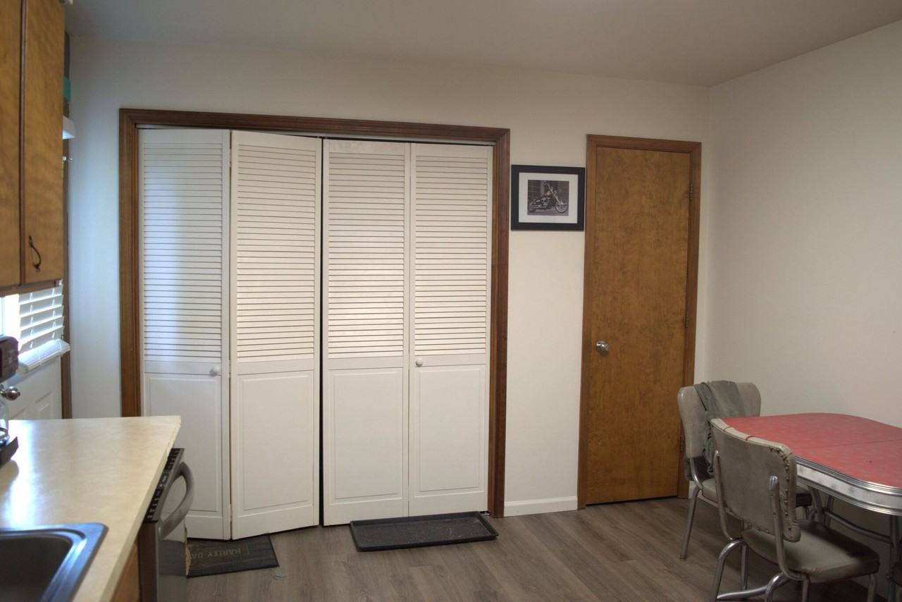302 Oak St #B - Photo 7 of 14