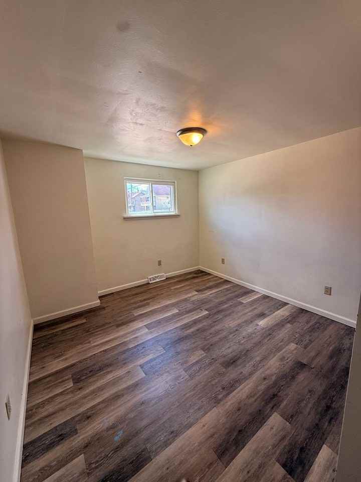 700 E 9th Ave - Photo 4 of 10