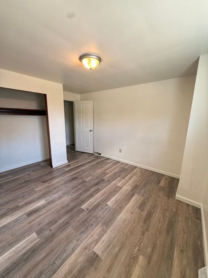 700 E 9th Ave - Photo 5 of 10