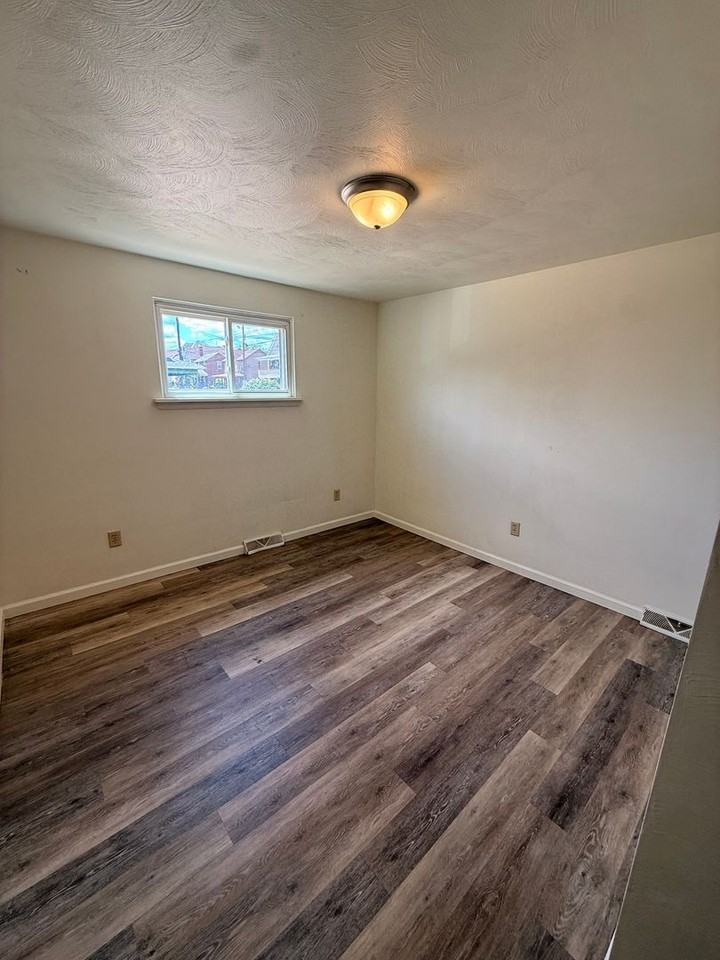 700 E 9th Ave - Photo 7 of 10