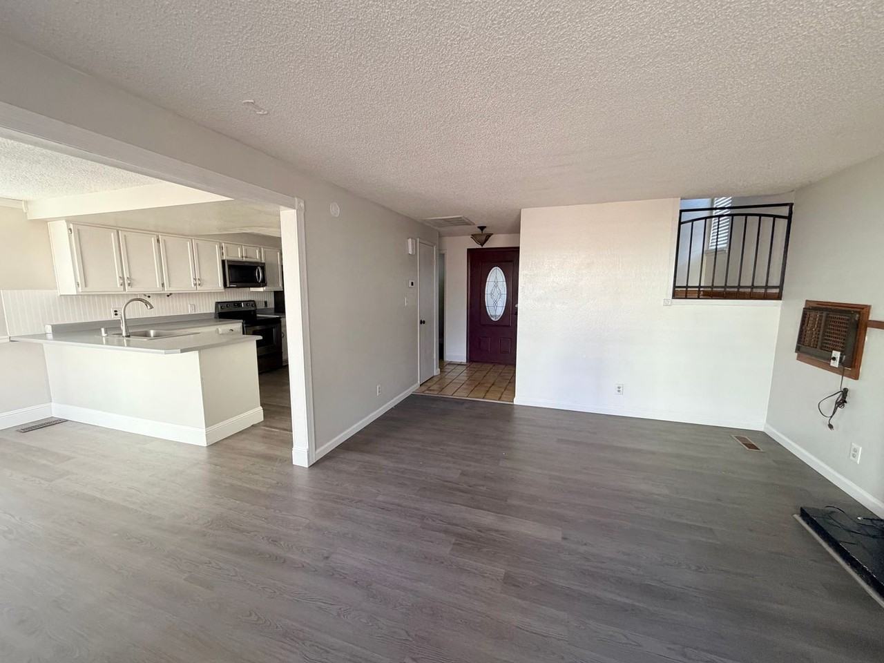 1862 Espee Ct - Photo 4 of 34