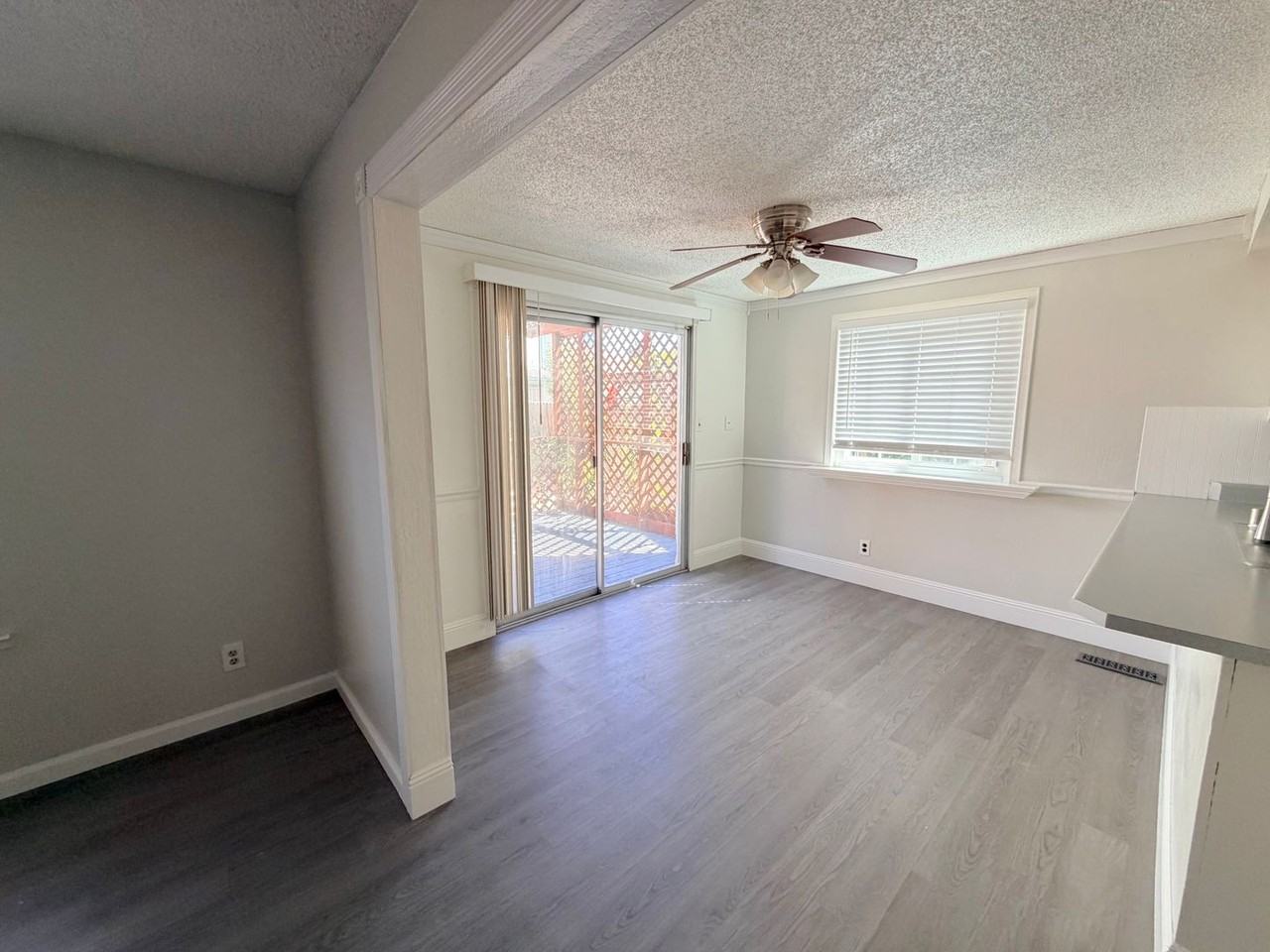 1862 Espee Ct - Photo 7 of 34
