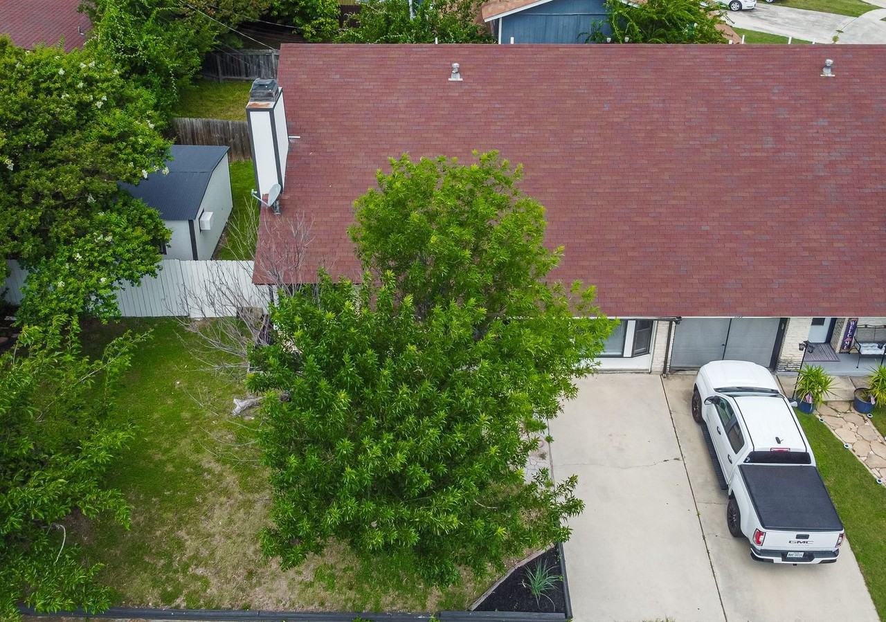 1141 Royal Crest Dr - Photo 7 of 32