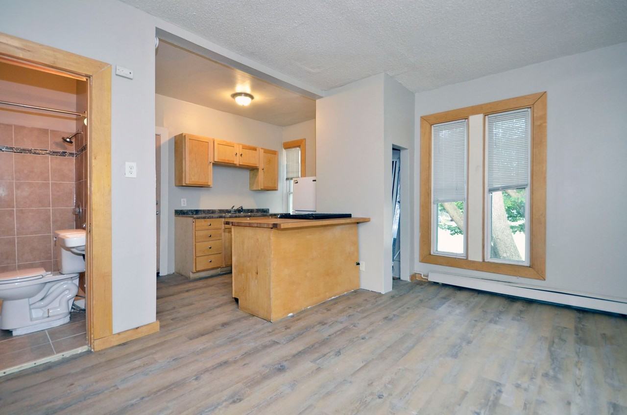 602 Mendota St #3 - Photo 2 of 8