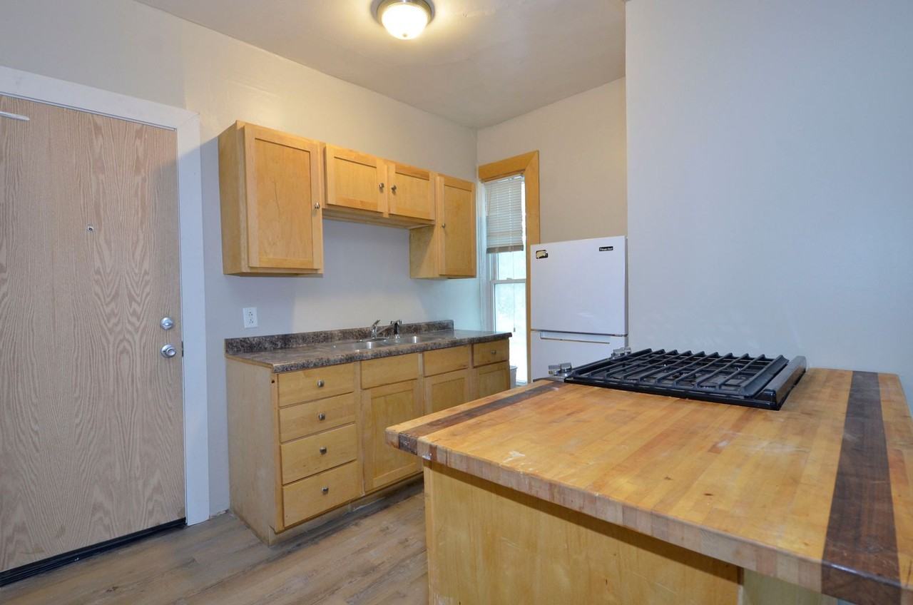 602 Mendota St #3 - Photo 6 of 8