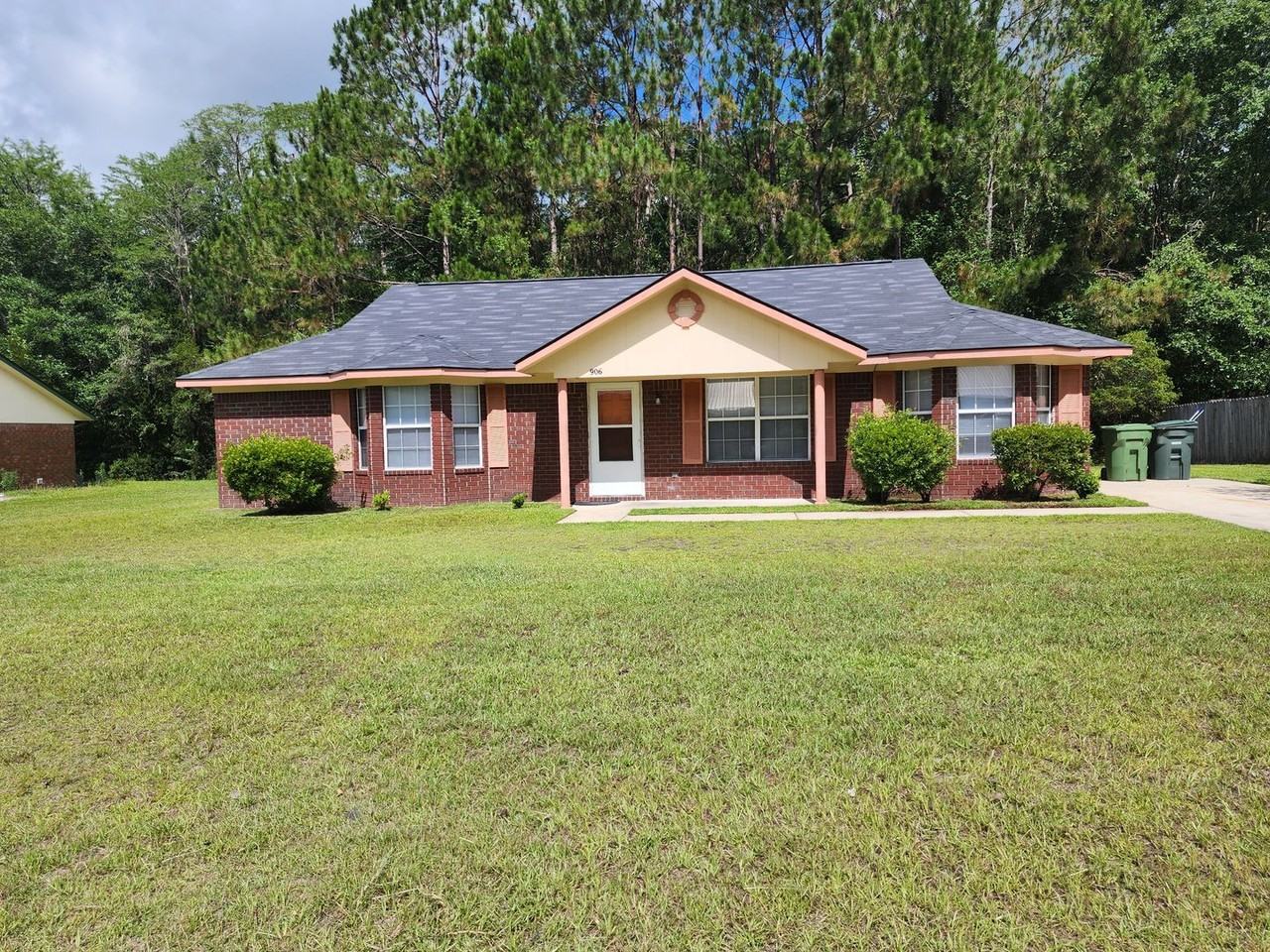 906 Rice Ct - Photo 2 of 26