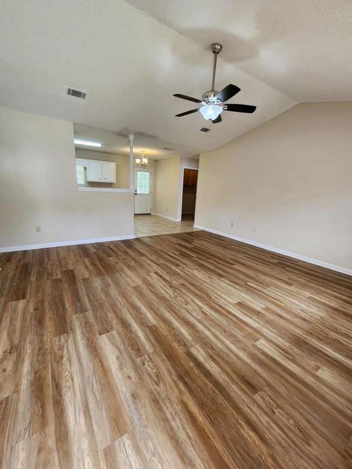 906 Rice Ct - Photo 5 of 26