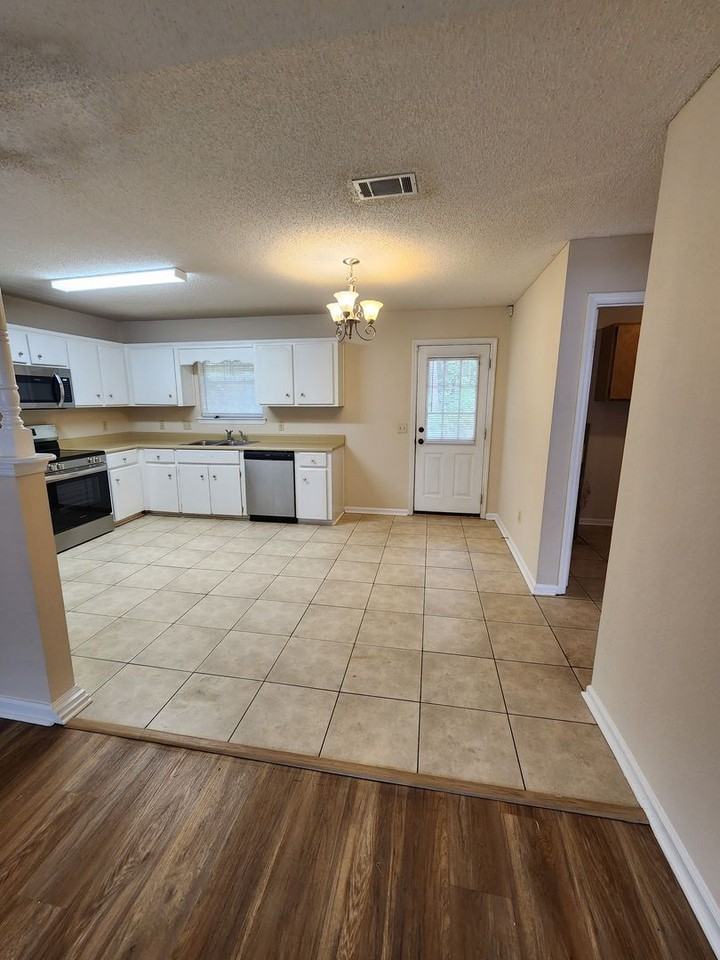 906 Rice Ct - Photo 7 of 26