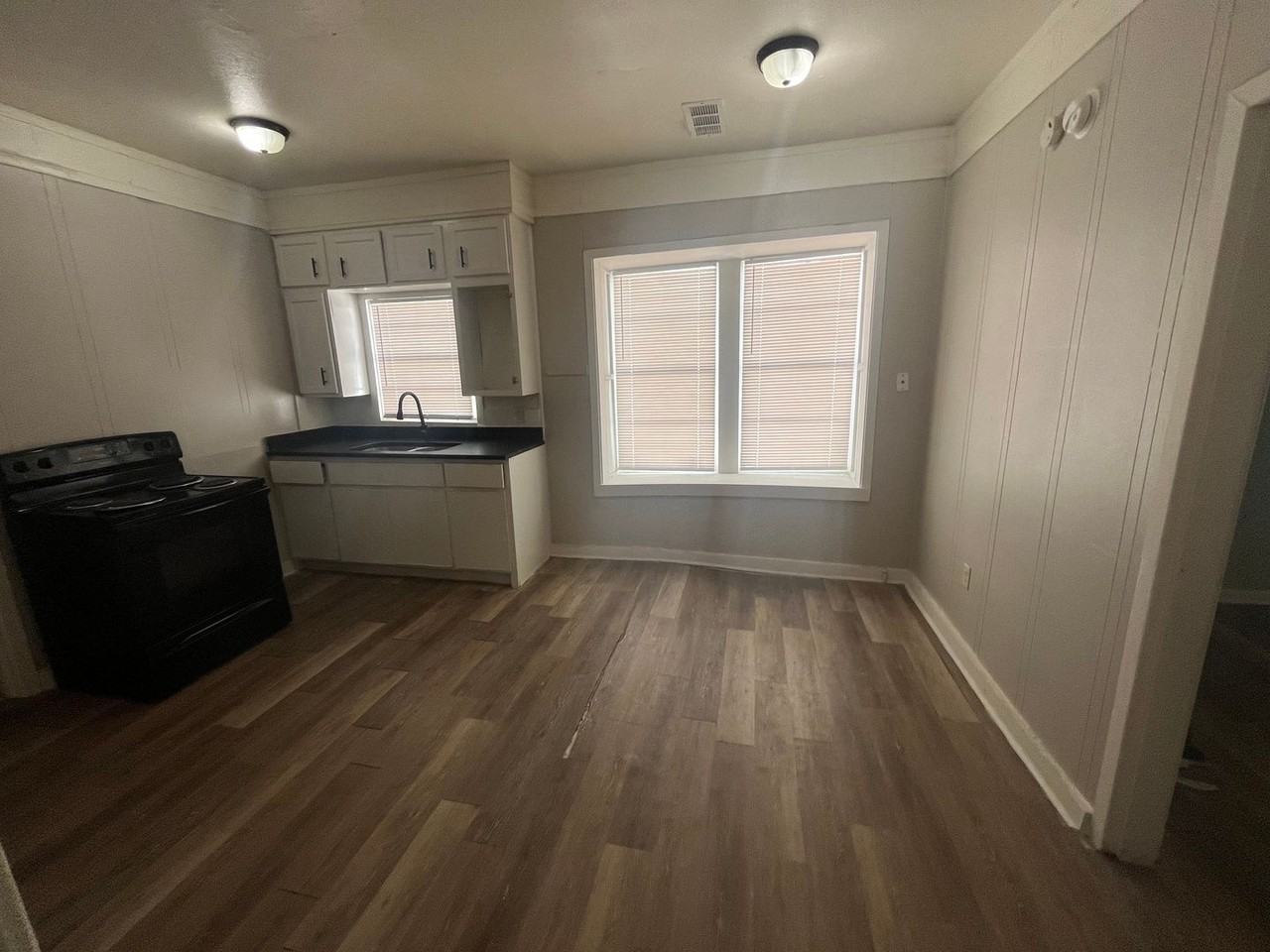 1812 S Martin St - Photo 5 of 17