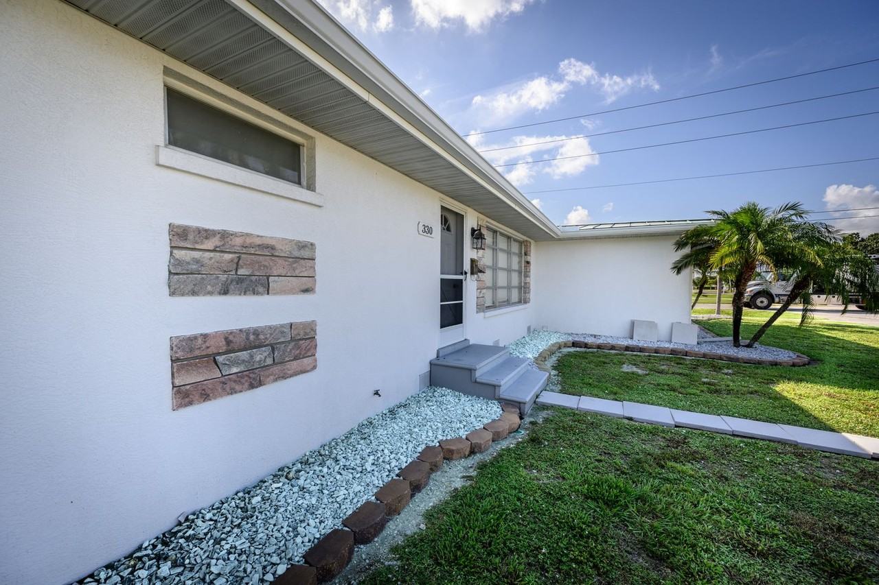 330 Harvey St - Photo 4 of 44