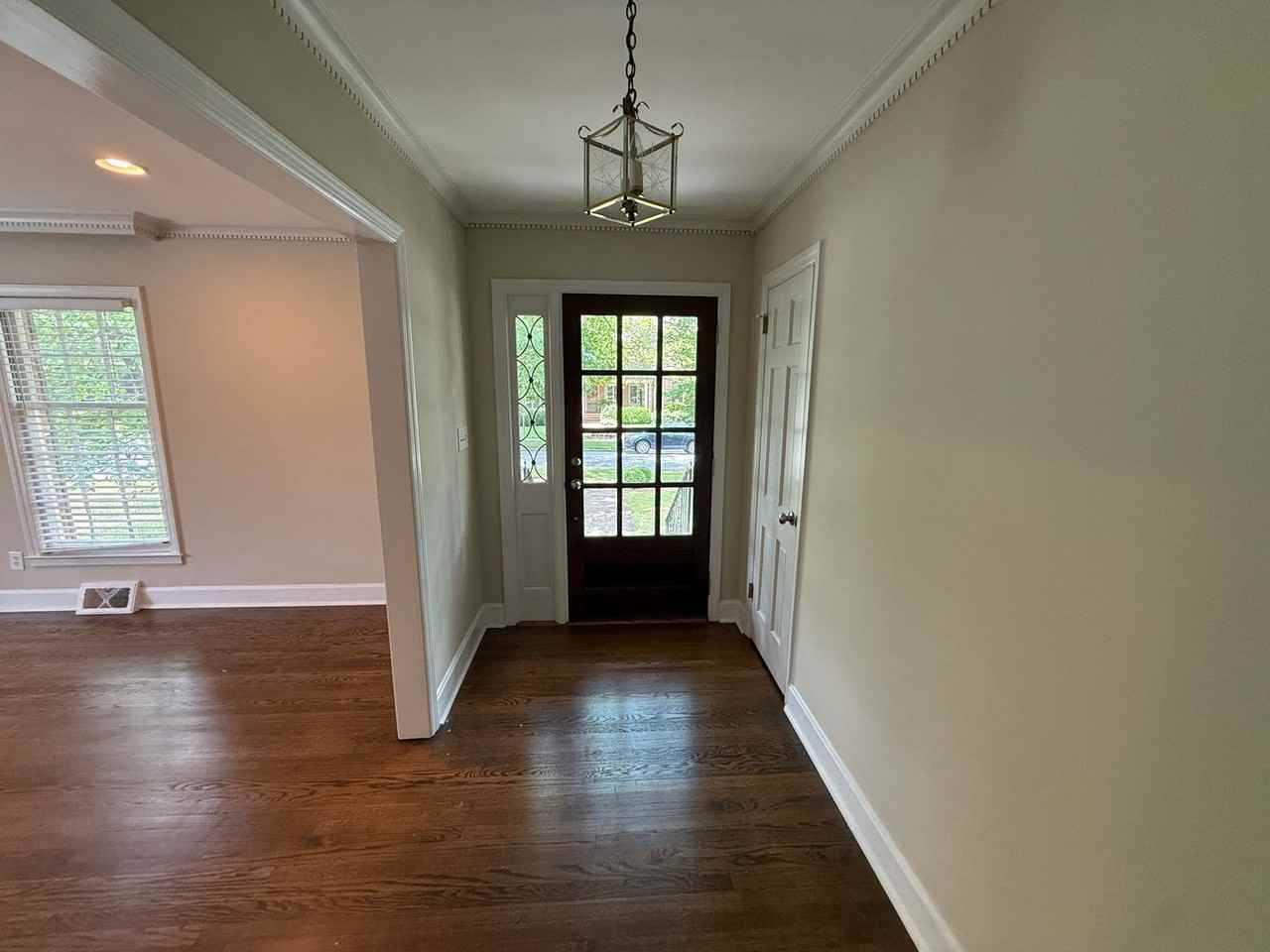 1885 Maryland Ave - Photo 2 of 10