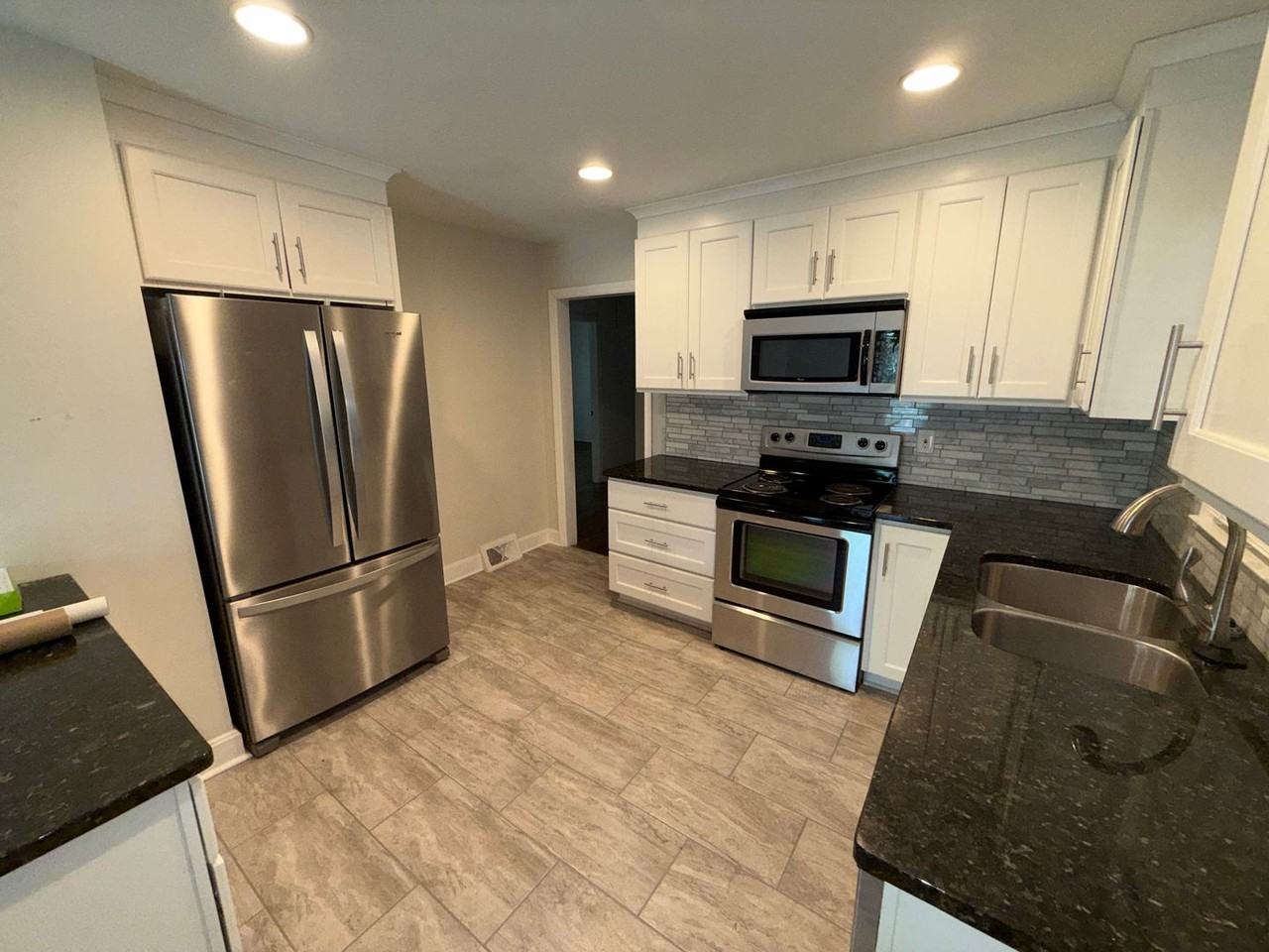 1885 Maryland Ave - Photo 7 of 10