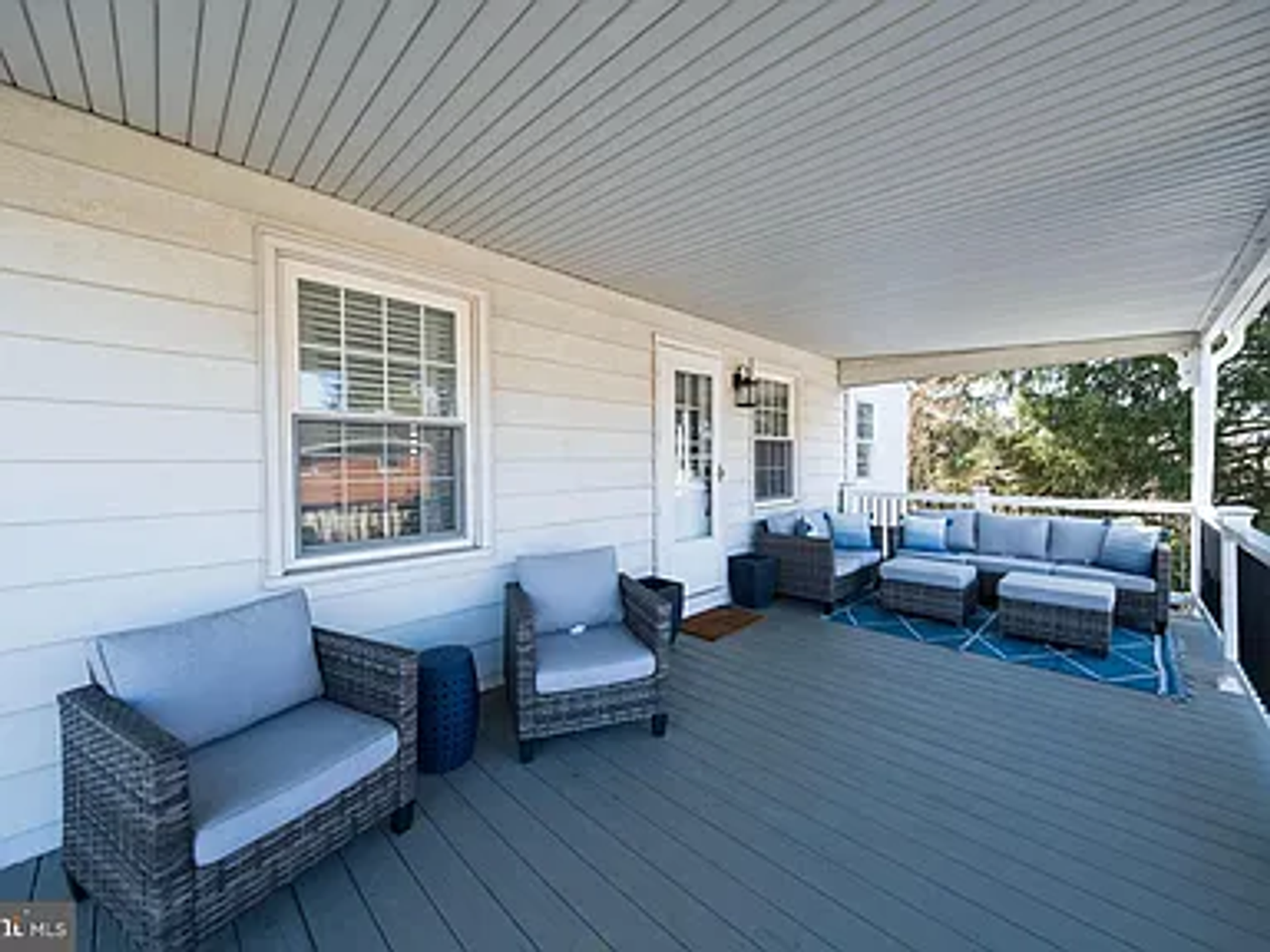 2640 Grandview Blvd - Photo 3 of 34