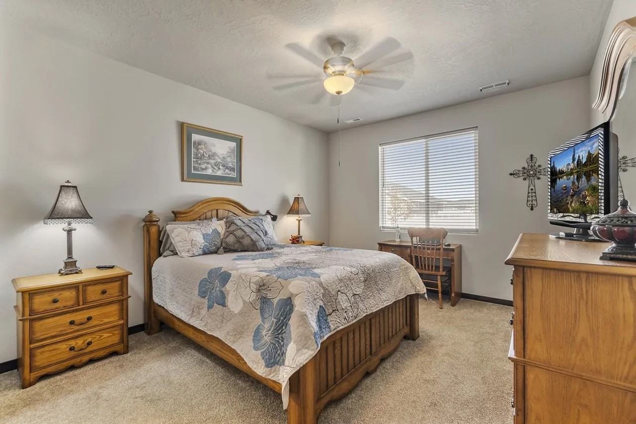 198 N Spindle St - Photo 7 of 20