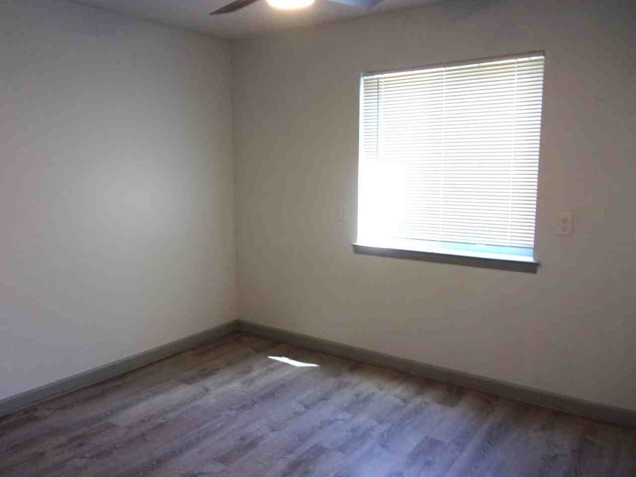 1677 Eagles Pl #104C - Photo 7 of 13