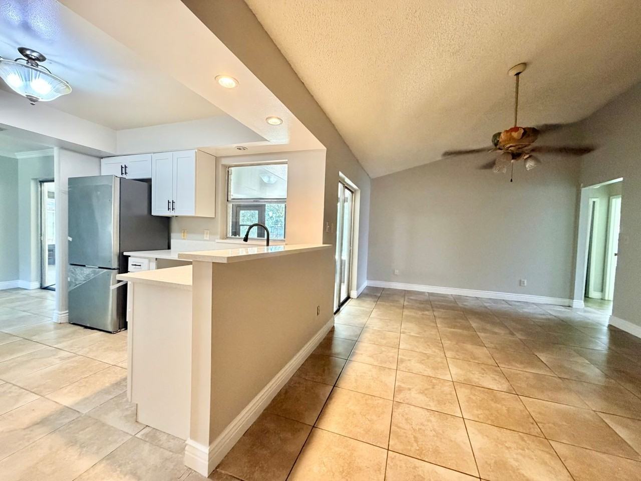 9237 Baton Rouge Dr - Photo 3 of 20