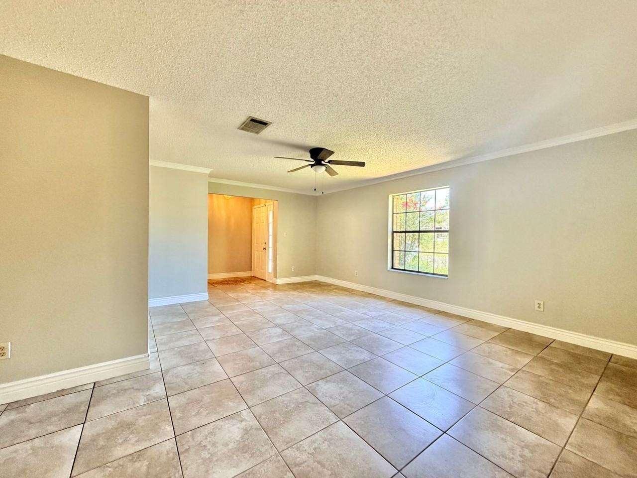 9237 Baton Rouge Dr - Photo 4 of 20