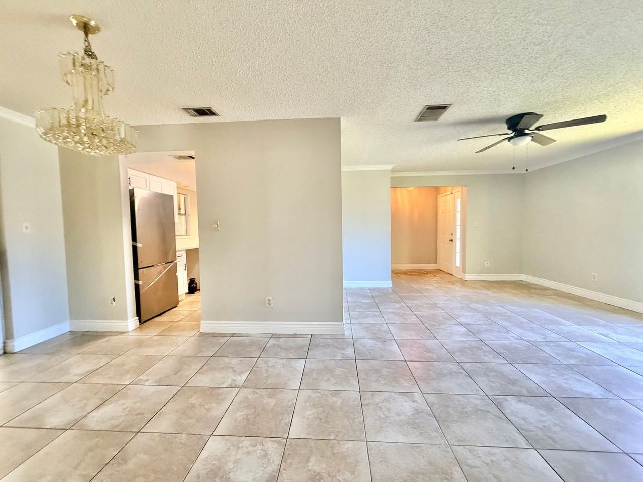 9237 Baton Rouge Dr - Photo 5 of 20