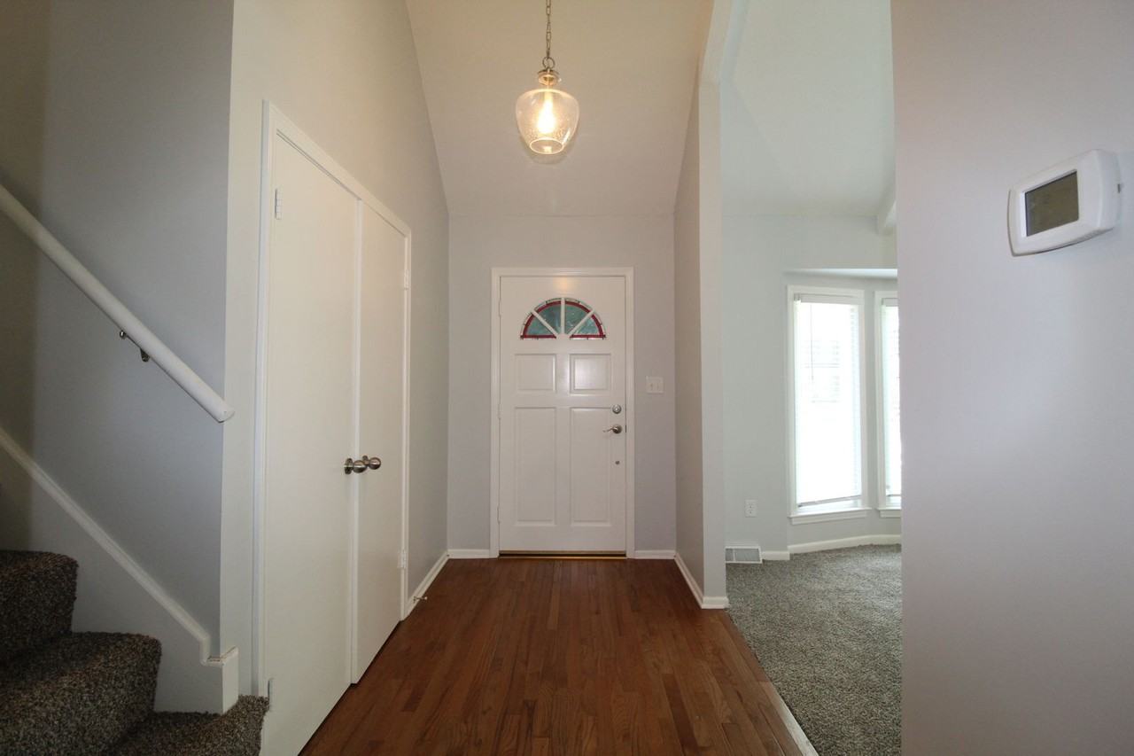 9913 Perry Dr - Photo 4 of 33