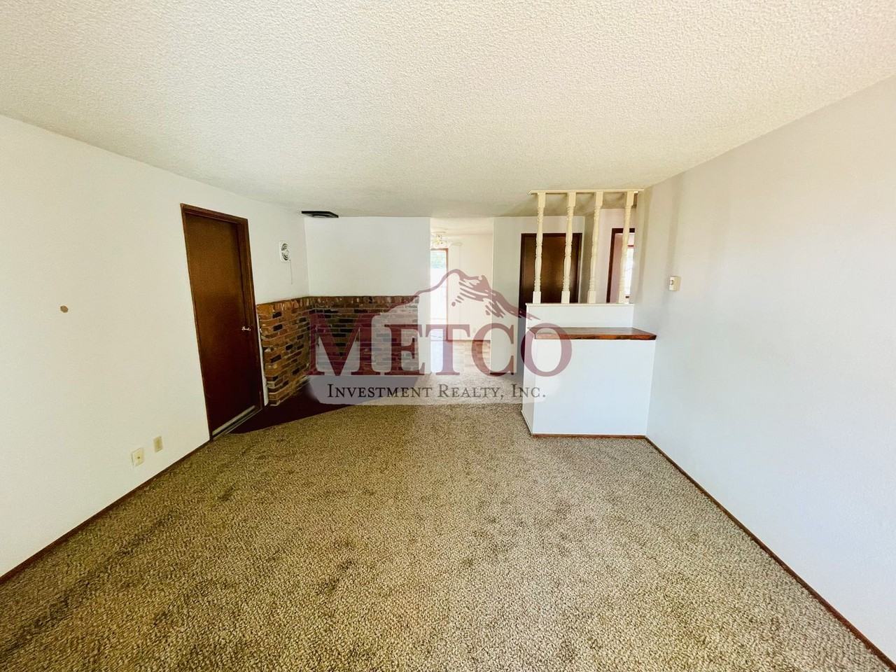 366 49th St - Photo 3 of 10