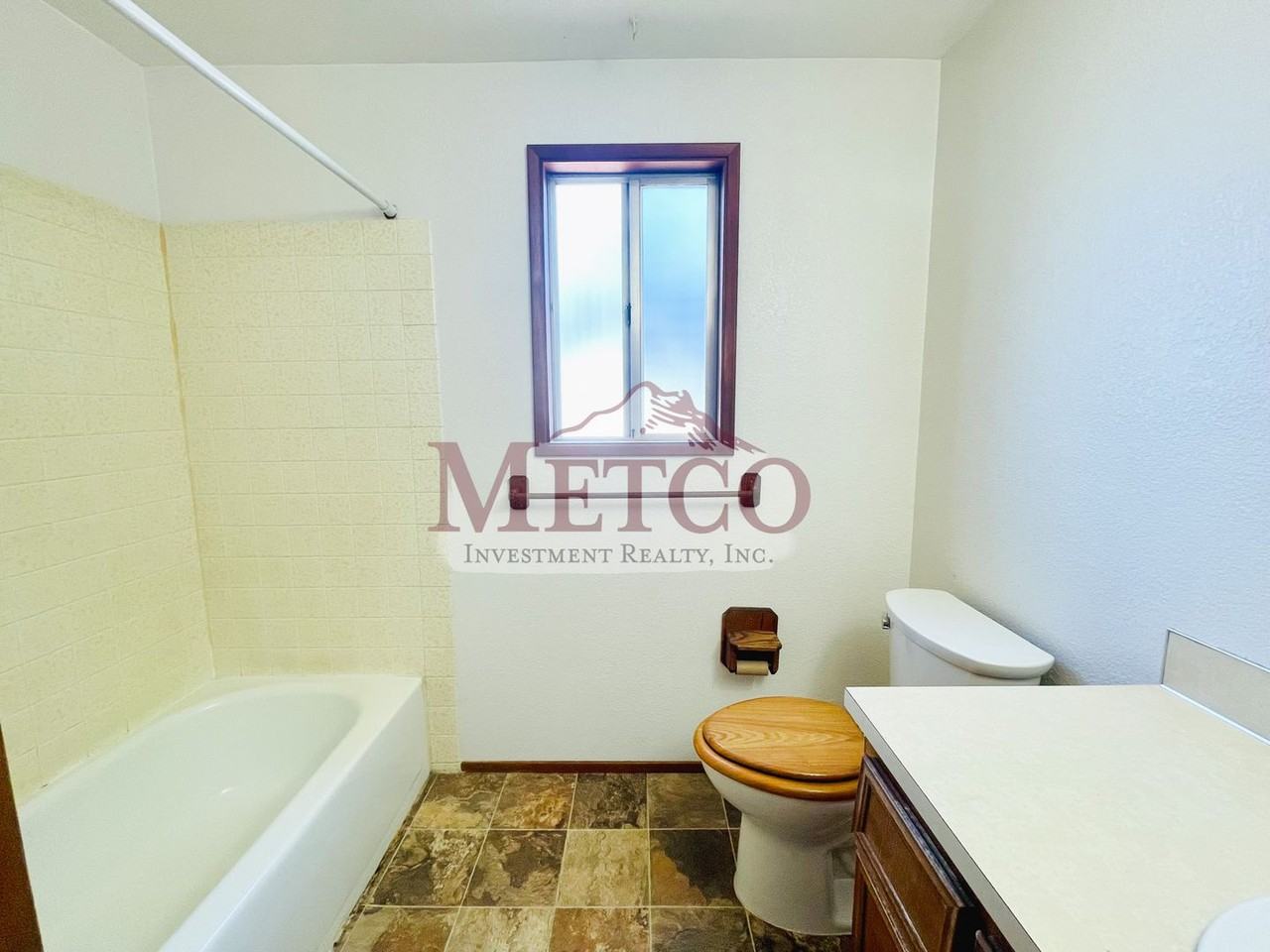 366 49th St - Photo 7 of 10