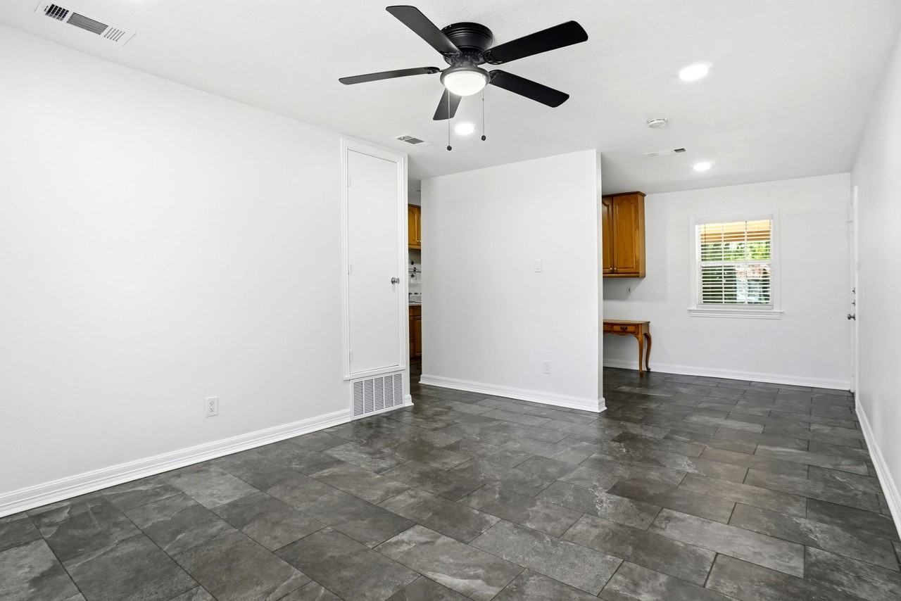 1013 Irion Dr - Photo 3 of 15