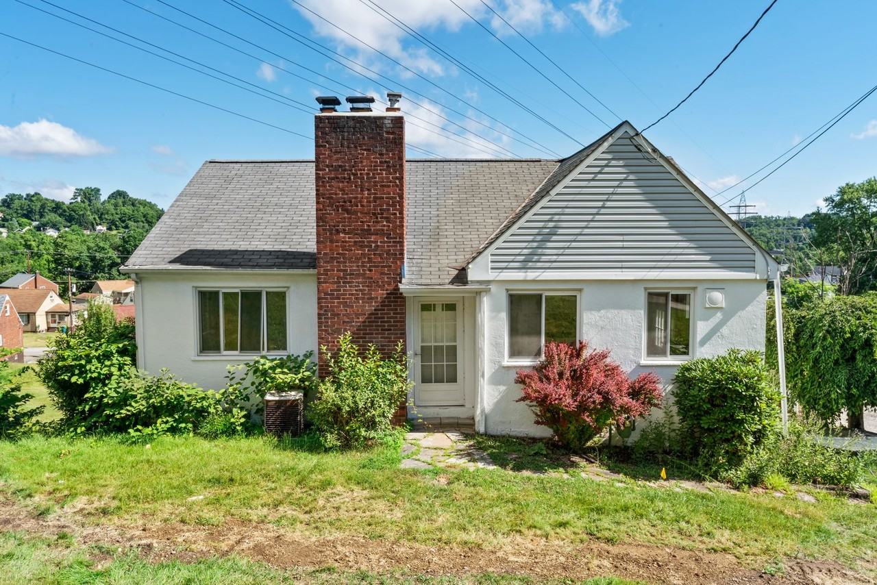 338 Meadow Ave - Photo 4 of 28
